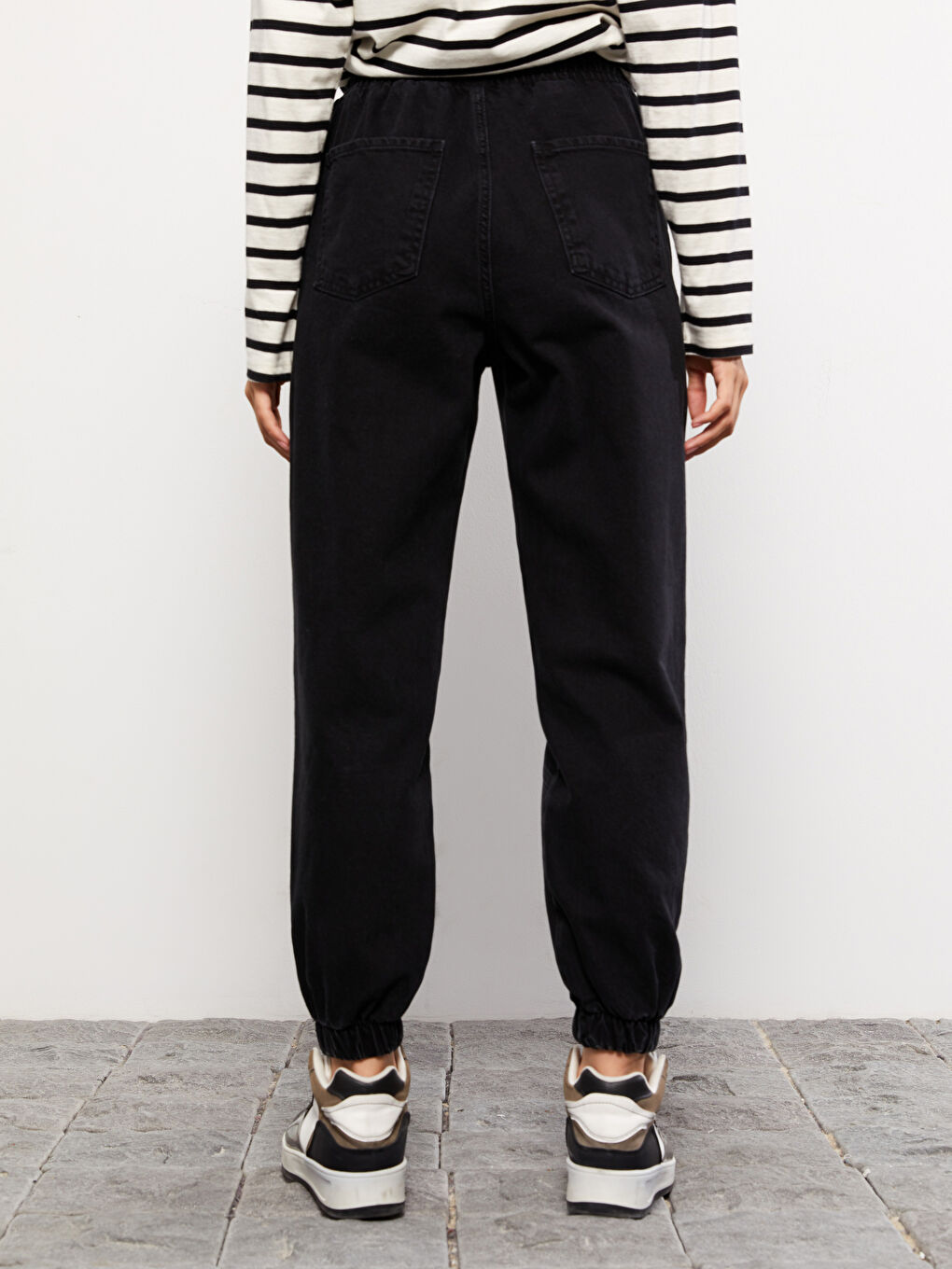 Siyah Yüksek Bel Jogger Kadın Jean Pantolon-4