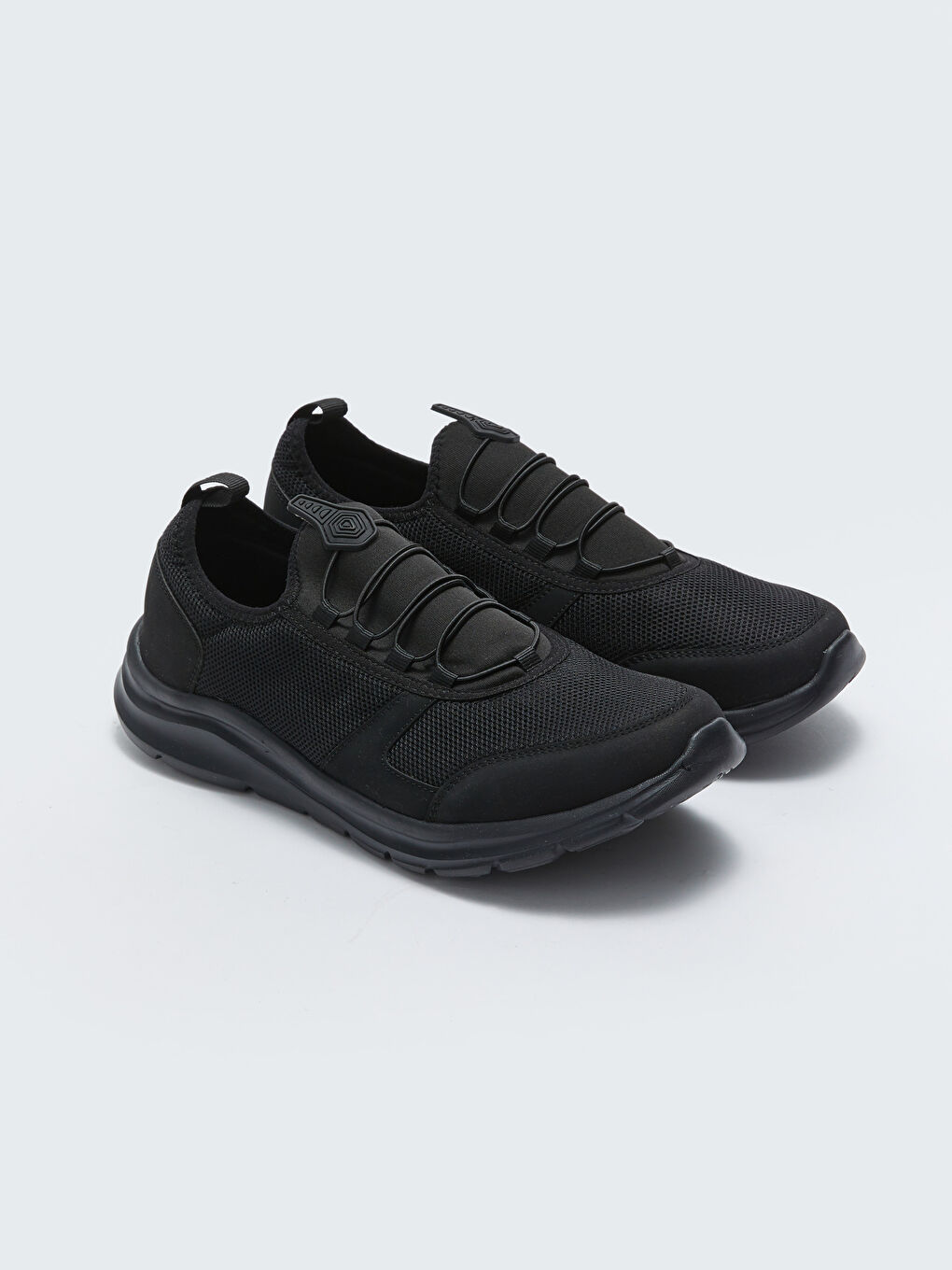 Siyah Bağcıklı File Detaylı Erkek Spor Ayakkabı