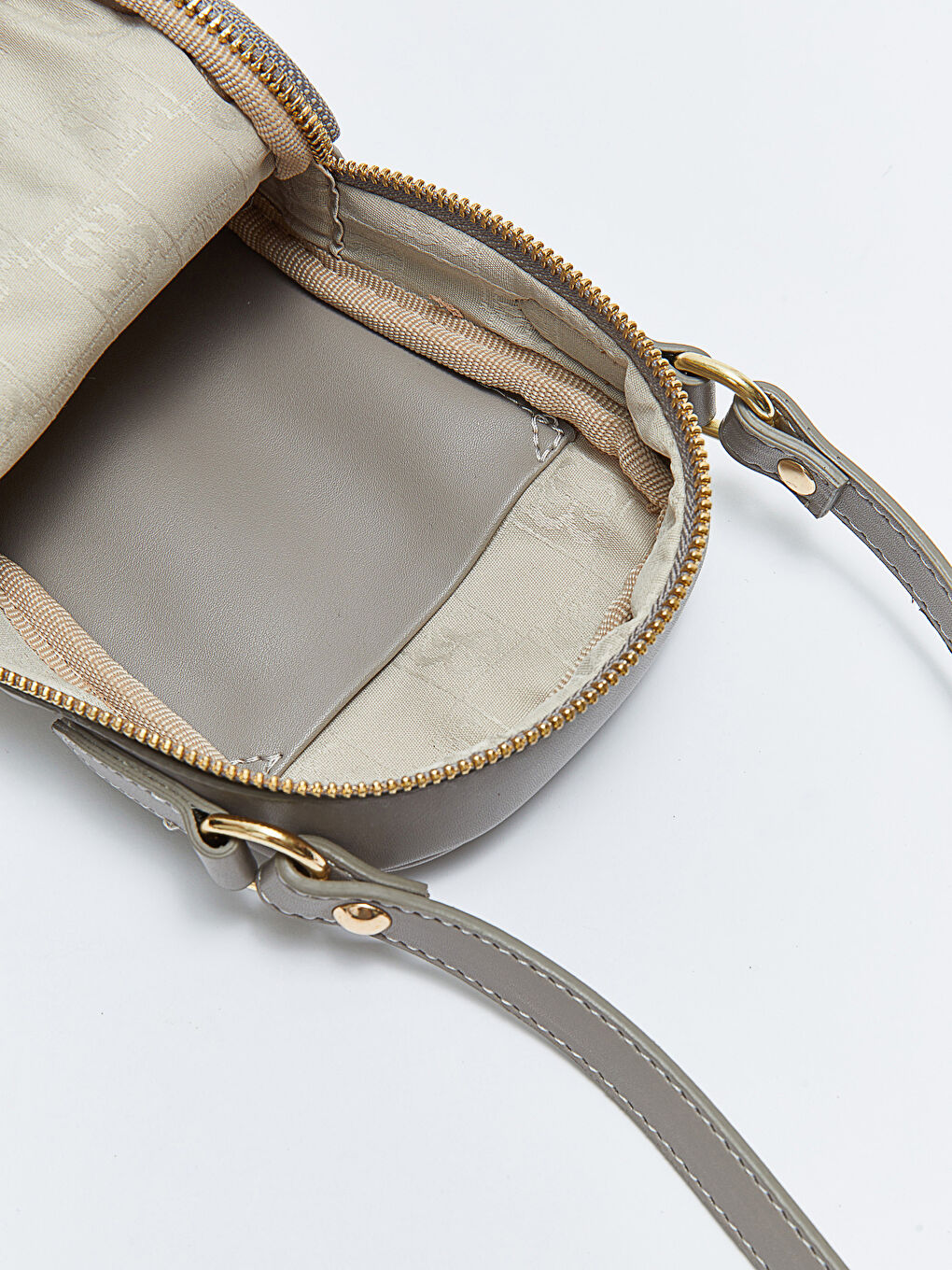 Gri Kapitone Desenli Kadın Çapraz Çanta-6