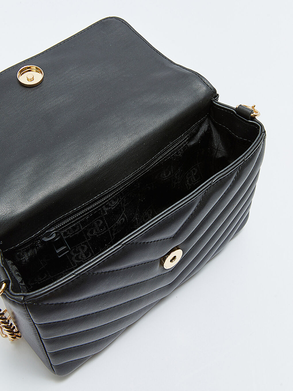 Siyah Kapitone Desenli Kadın Çapraz Çanta-7