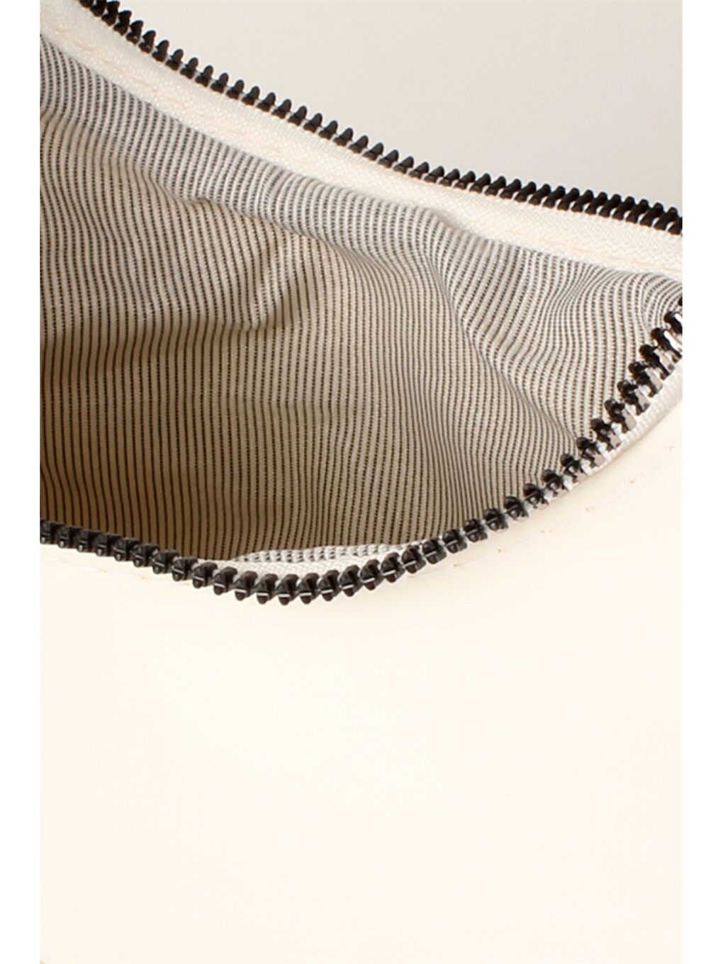 Beyaz Etiket Baskılı Kadın Baget Çanta-2