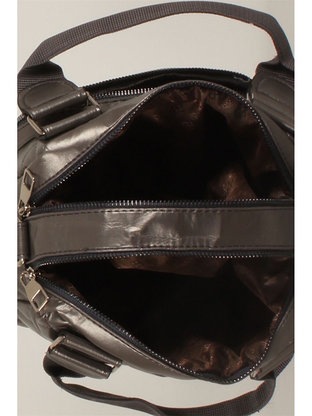 Gri Deri Görünümlü Kapitoneli Kadın Çapraz Çanta-4