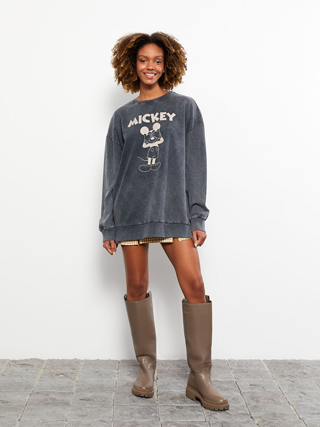 Crew Neck Mickey Mouse Printed Long Sleeve Oversize Women's Sweatshirt-2