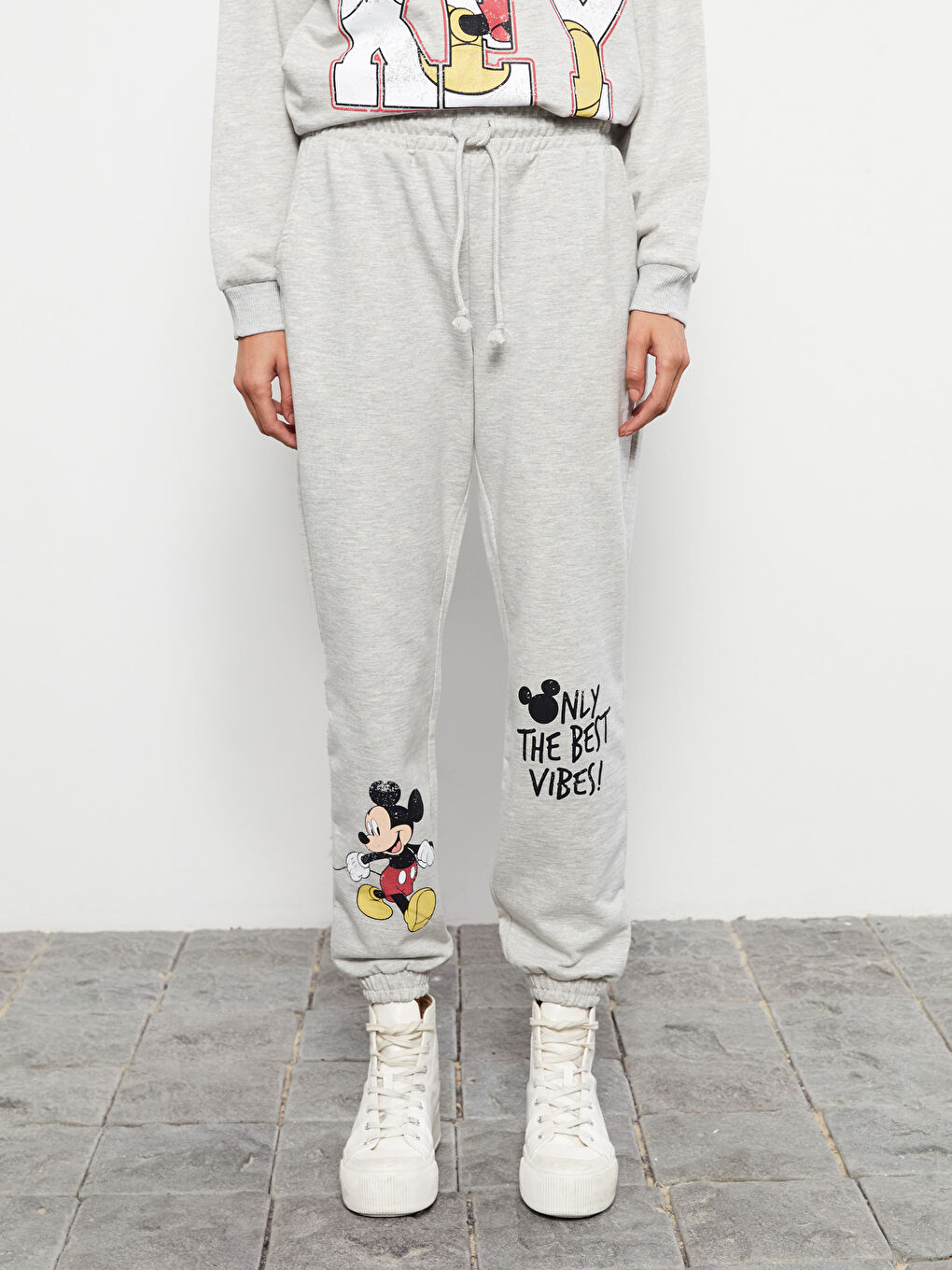 LCW Vision Gri Melanj Beli Lastikli Mickey Mouse Baskılı Kadın Jogger Eşofman Altı - 3