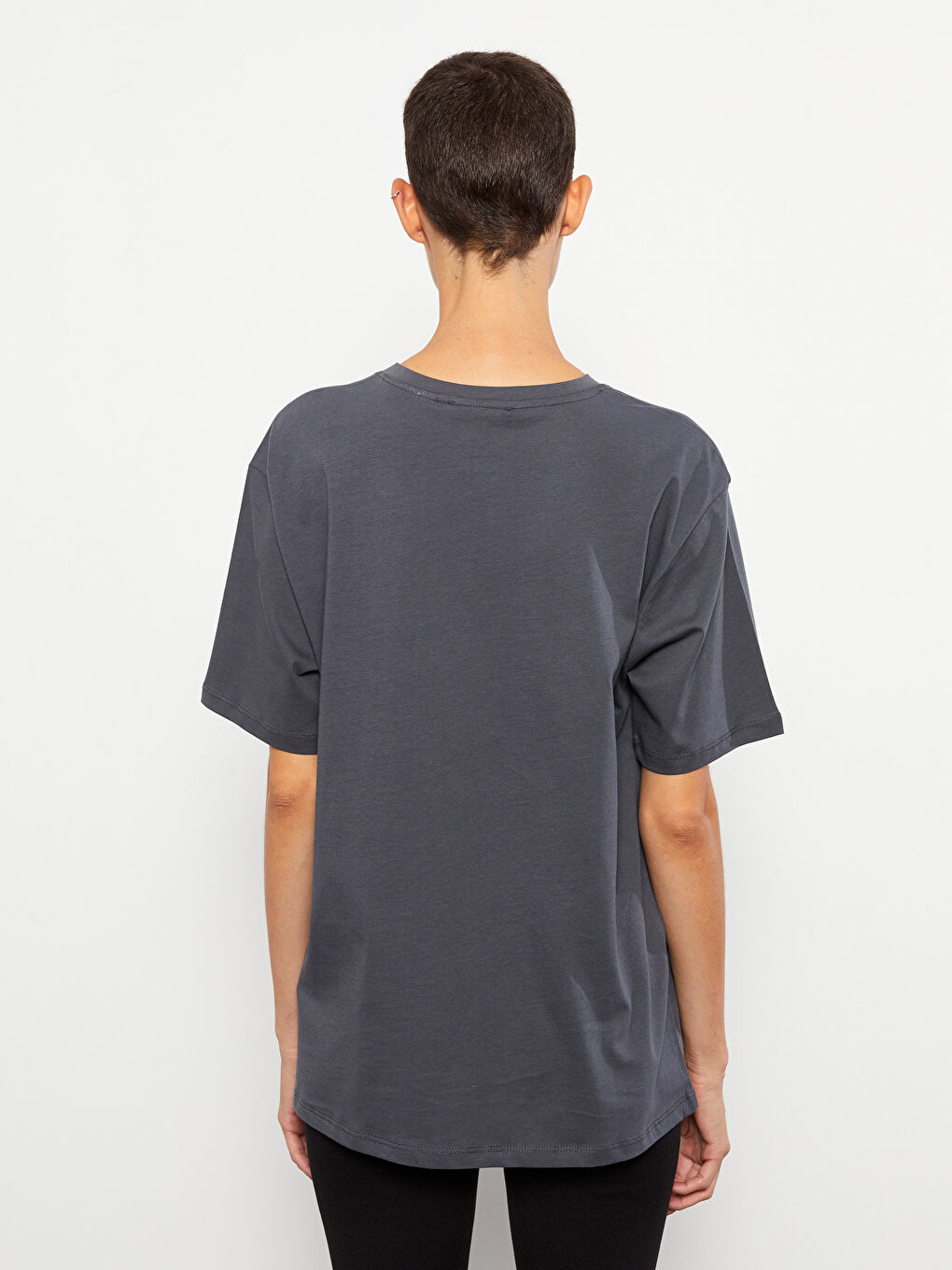 Gri Bisiklet Yaka Tom ve Jerry Baskılı Kısa Kollu Pamuklu Kadın Tişört-4