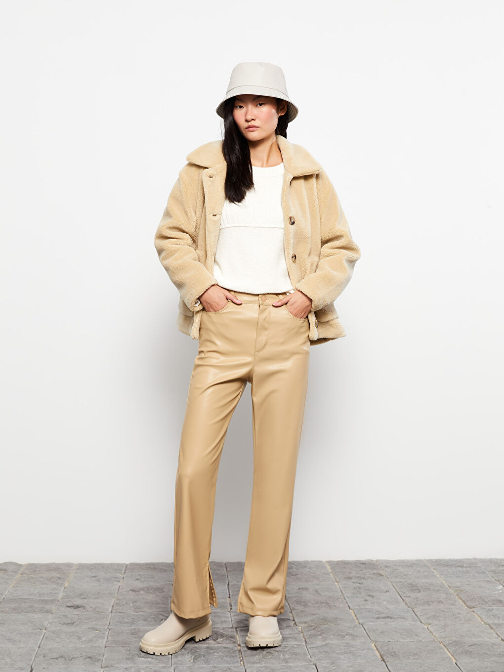 әйелдерге арналған стандартты пішім жасанды былғары шалбар