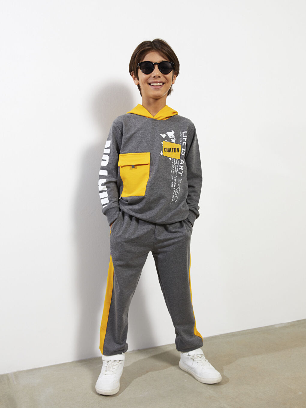 Gri Kapüşonlu Baskılı Uzun Kollu Erkek Çocuk Sweatshirt ve Eşofman Altı-3