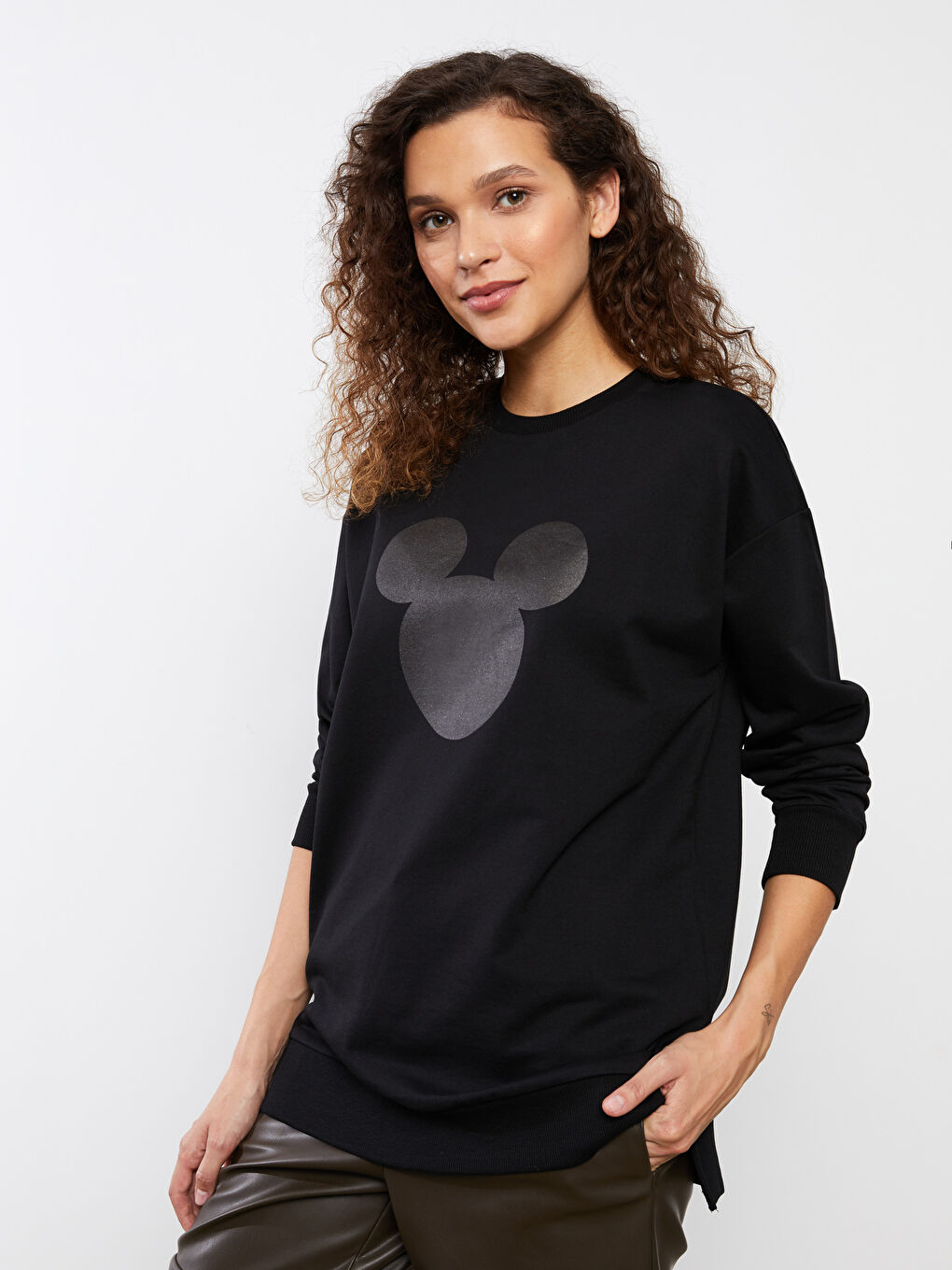 Siyah Bisiklet Yaka Mickey Mouse Baskılı Uzun Kollu Oversize Kadın Sweatshirt-1