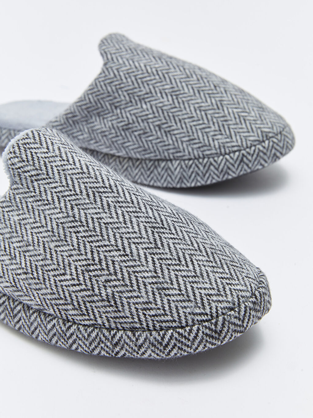 Gri Desenli Önü Kapalı Erkek Ev Terliği-2