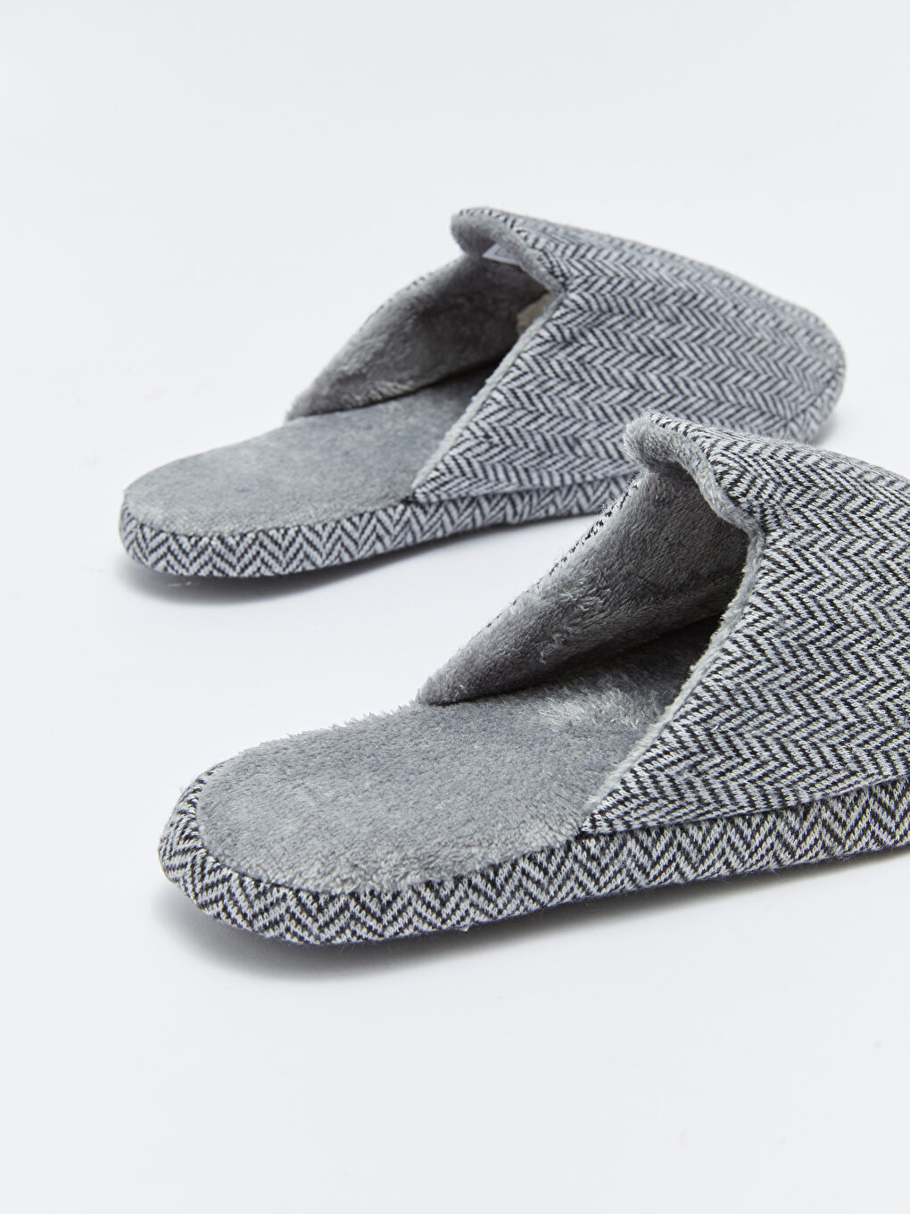 Gri Desenli Önü Kapalı Erkek Ev Terliği-4