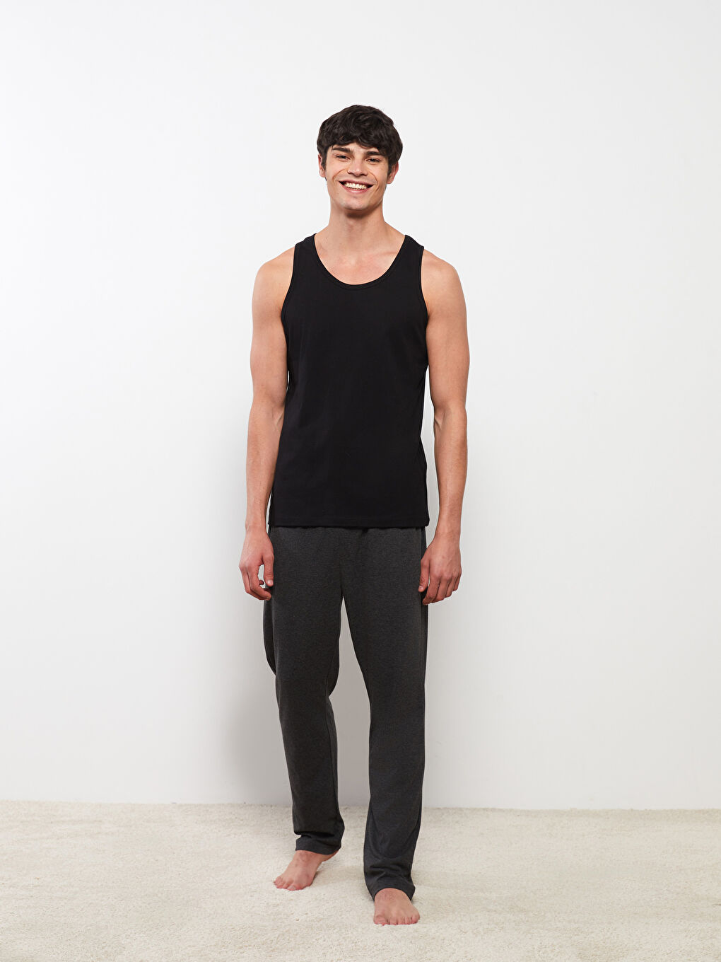 Siyah U Yaka Basic Pamuklu Erkek Atlet-2