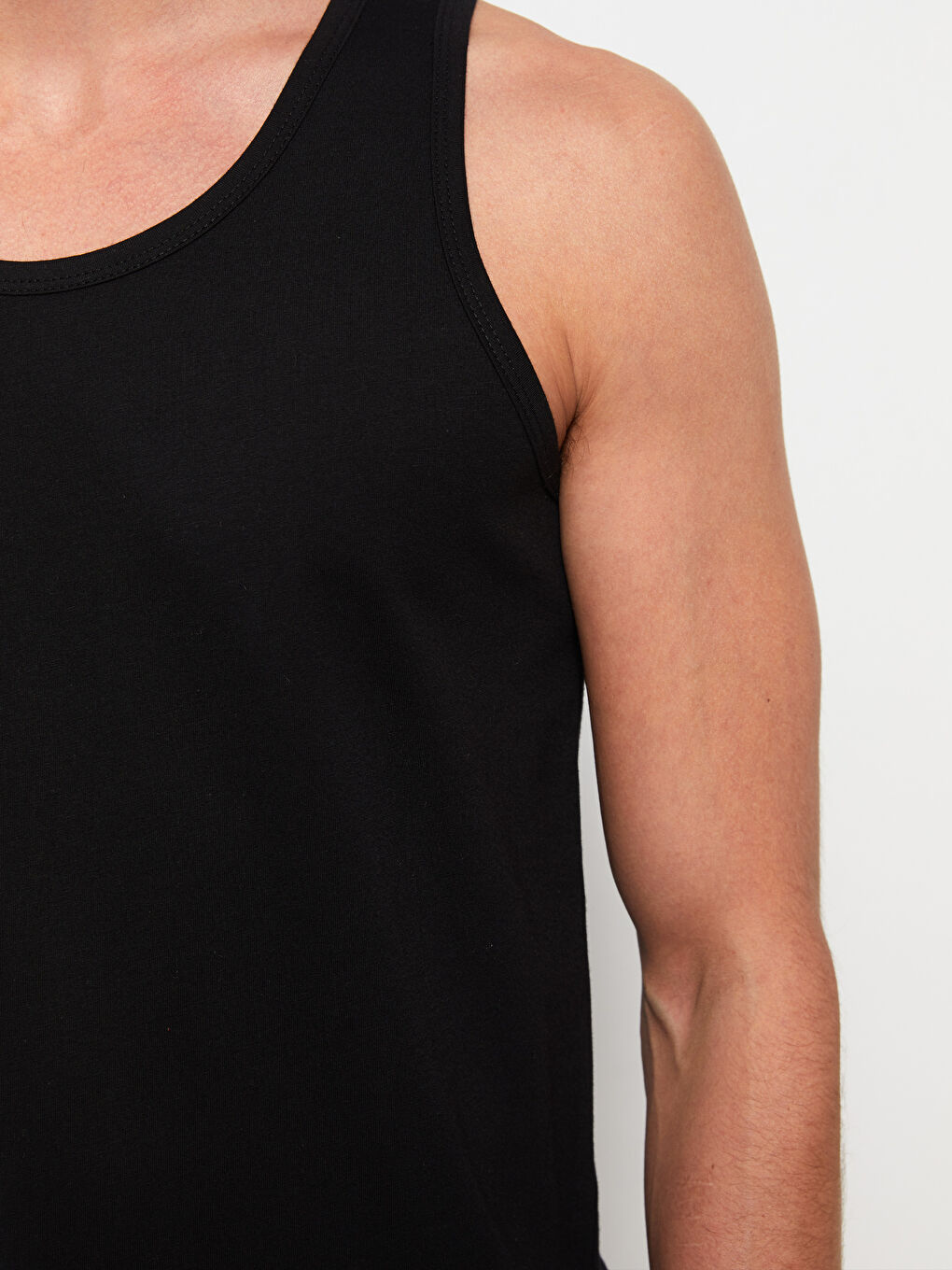 Siyah U Yaka Basic Pamuklu Erkek Atlet-3