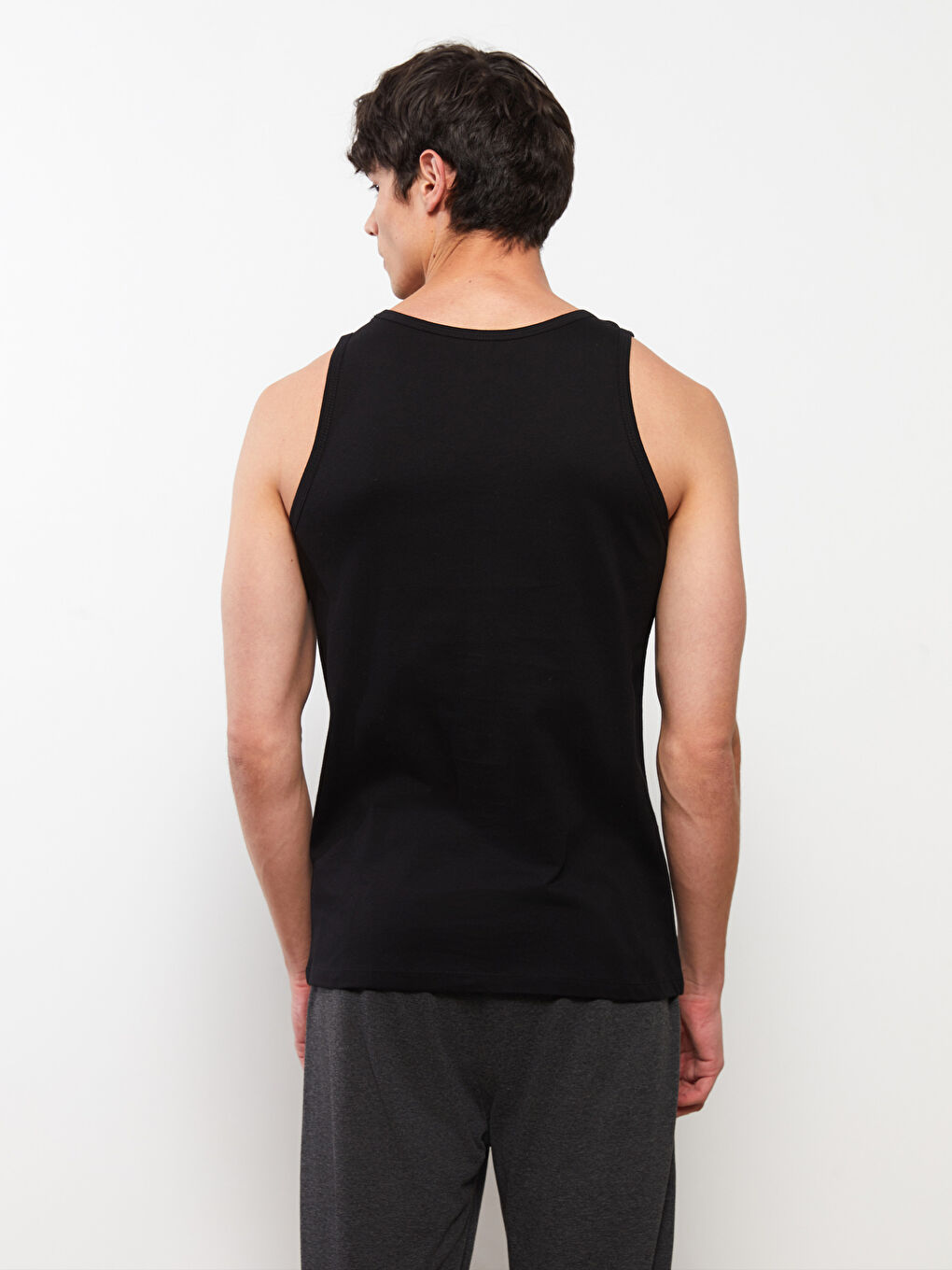 Siyah U Yaka Basic Pamuklu Erkek Atlet-4