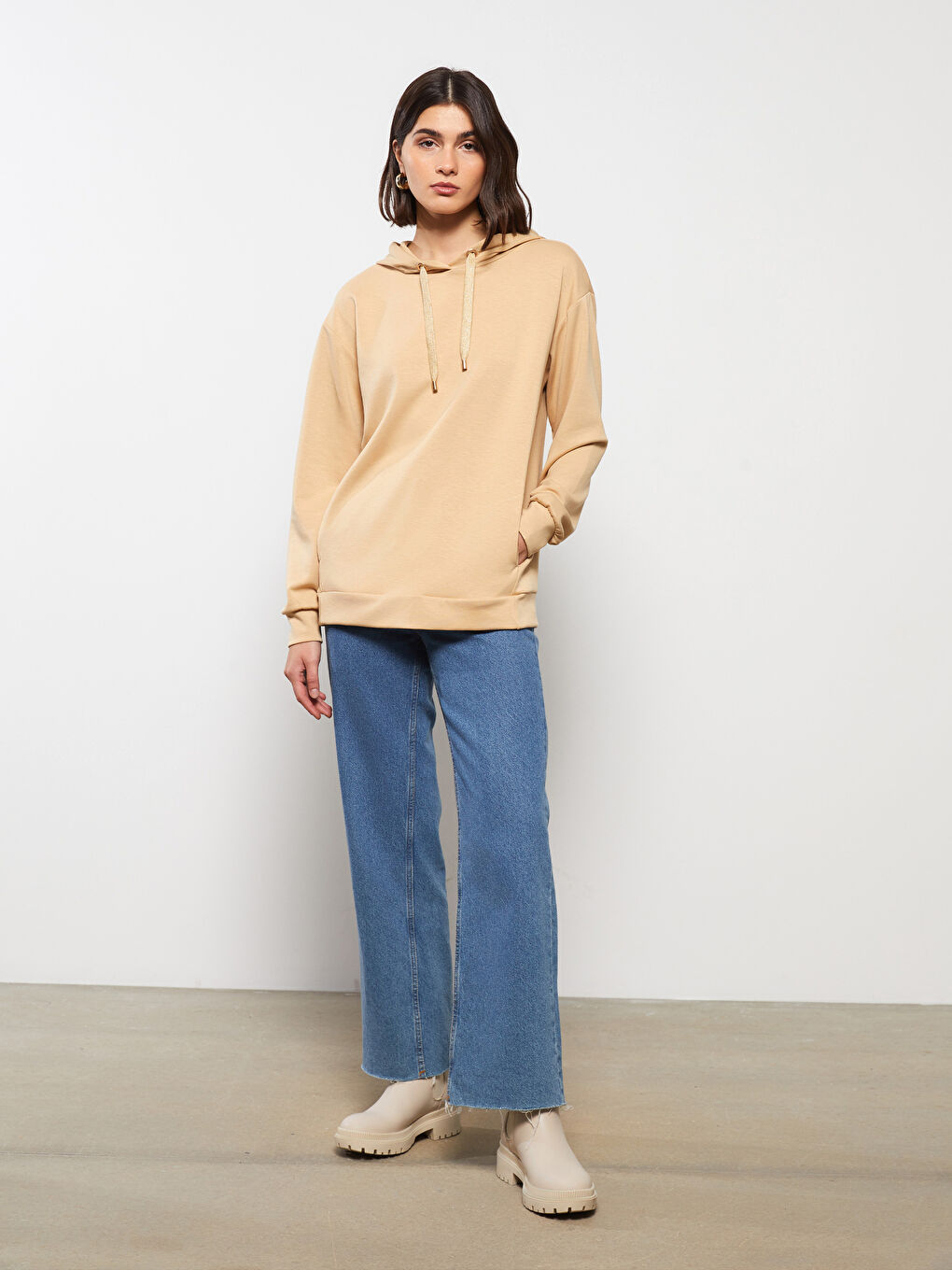 Bej Kapüşonlu Düz Uzun Kollu Kadın Sweatshirt-1