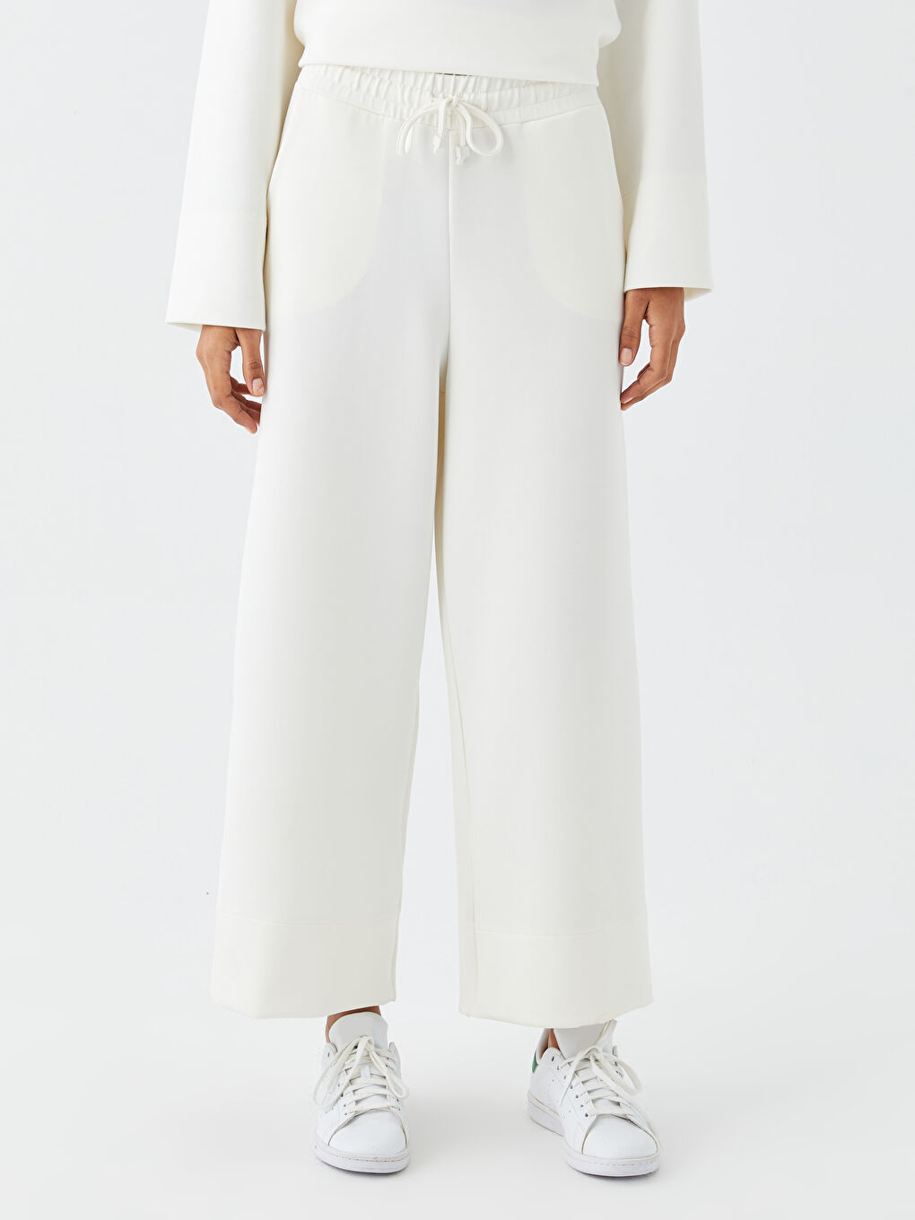 بنطلون سكوبا واسع للنساء بخصر مطاطي مستقيم-2