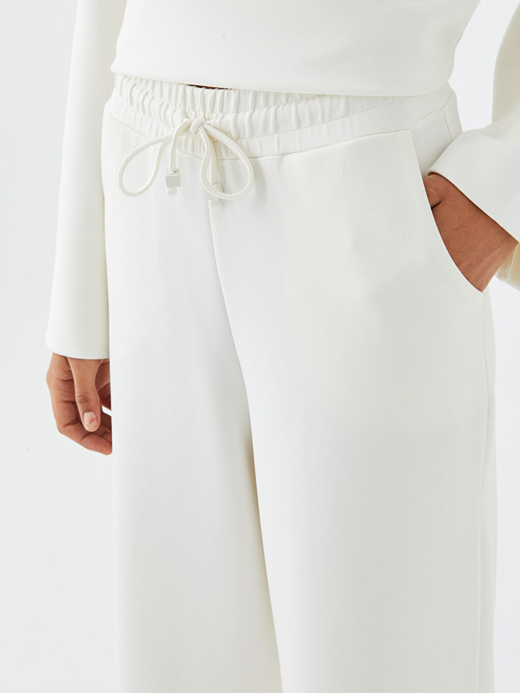 بنطلون سكوبا واسع للنساء بخصر مطاطي مستقيم-3