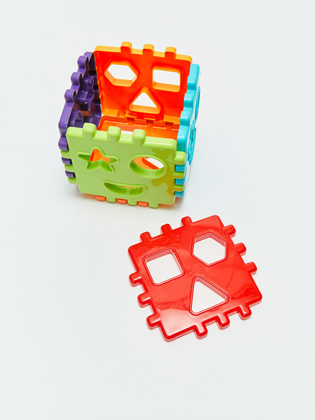 Найди Игрушку с Вставными Деталями-1