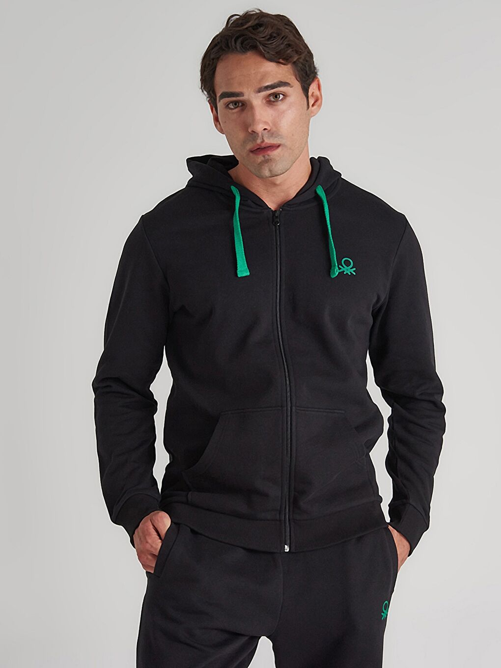 Siyah Kapüşonlu Uzun Kollu Erkek Fermuarlı Sweatshirt