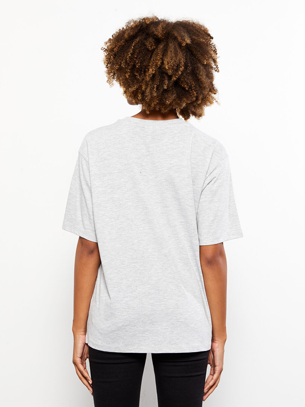 Gri Bisiklet Yaka Lilo & Stitch Baskılı Kısa Kollu Oversize Kadın Tişört-4