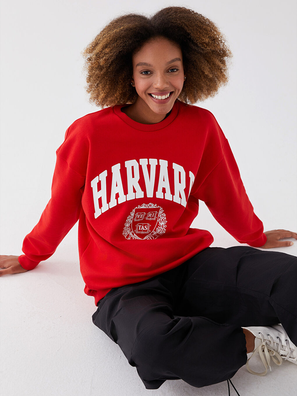 LCW Vision Kırmızı Bisiklet Yaka Harvard Baskılı Kadın Kalın Sweatshirt