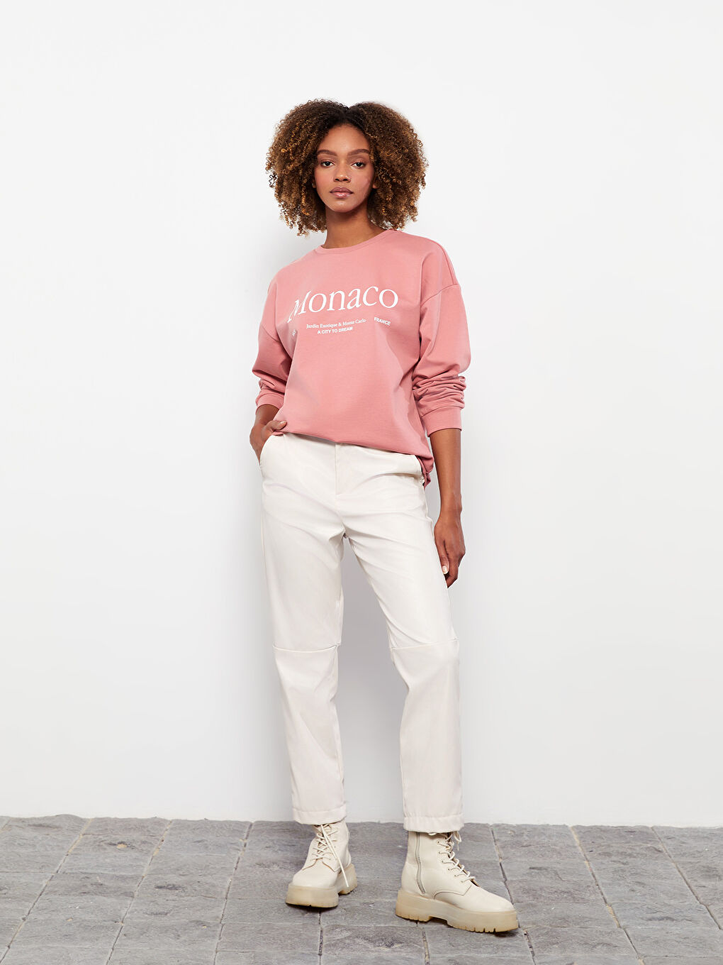 Pembe Bisiklet Yaka Baskılı Uzun Kollu Kadın Sweatshirt-1