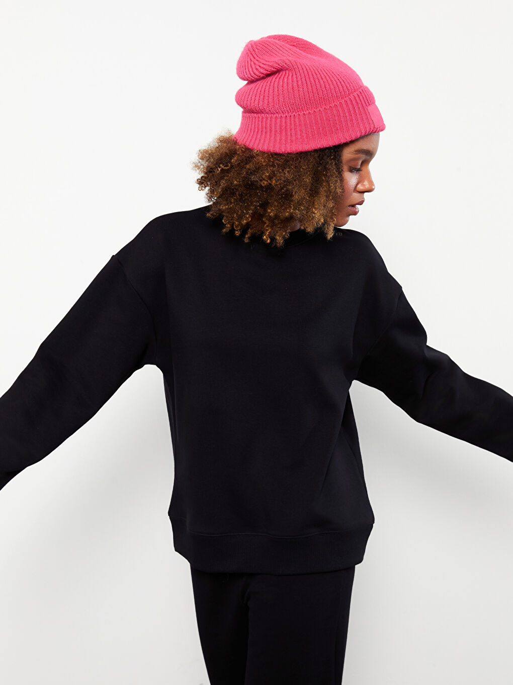 Siyah Bisiklet Yaka Düz Kadın Kalın Sweatshirt-1