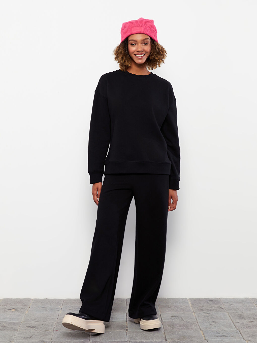 Siyah Bisiklet Yaka Düz Kadın Kalın Sweatshirt-3