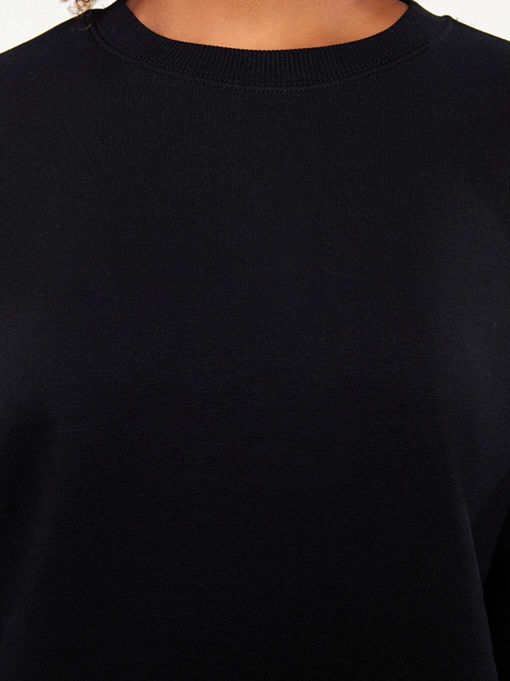 Siyah Bisiklet Yaka Düz Kadın Kalın Sweatshirt-4