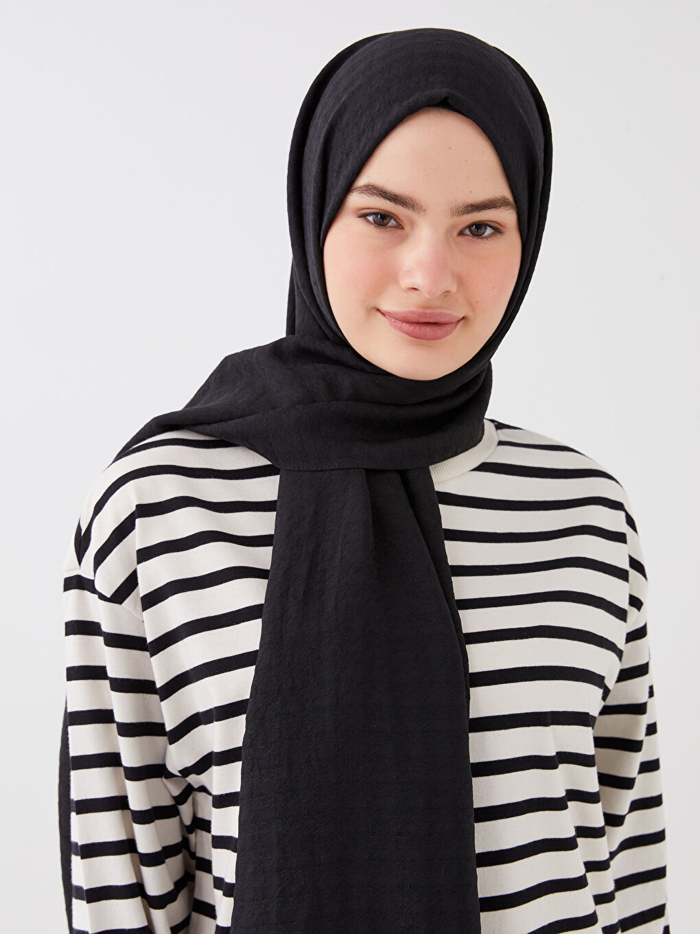 Siyah Düz Dokuma Kadın Şal-1