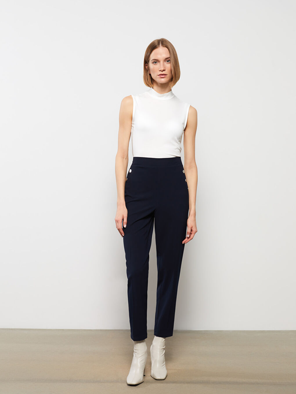 Ekru Kadın Dik Yaka Düz Atlet-2