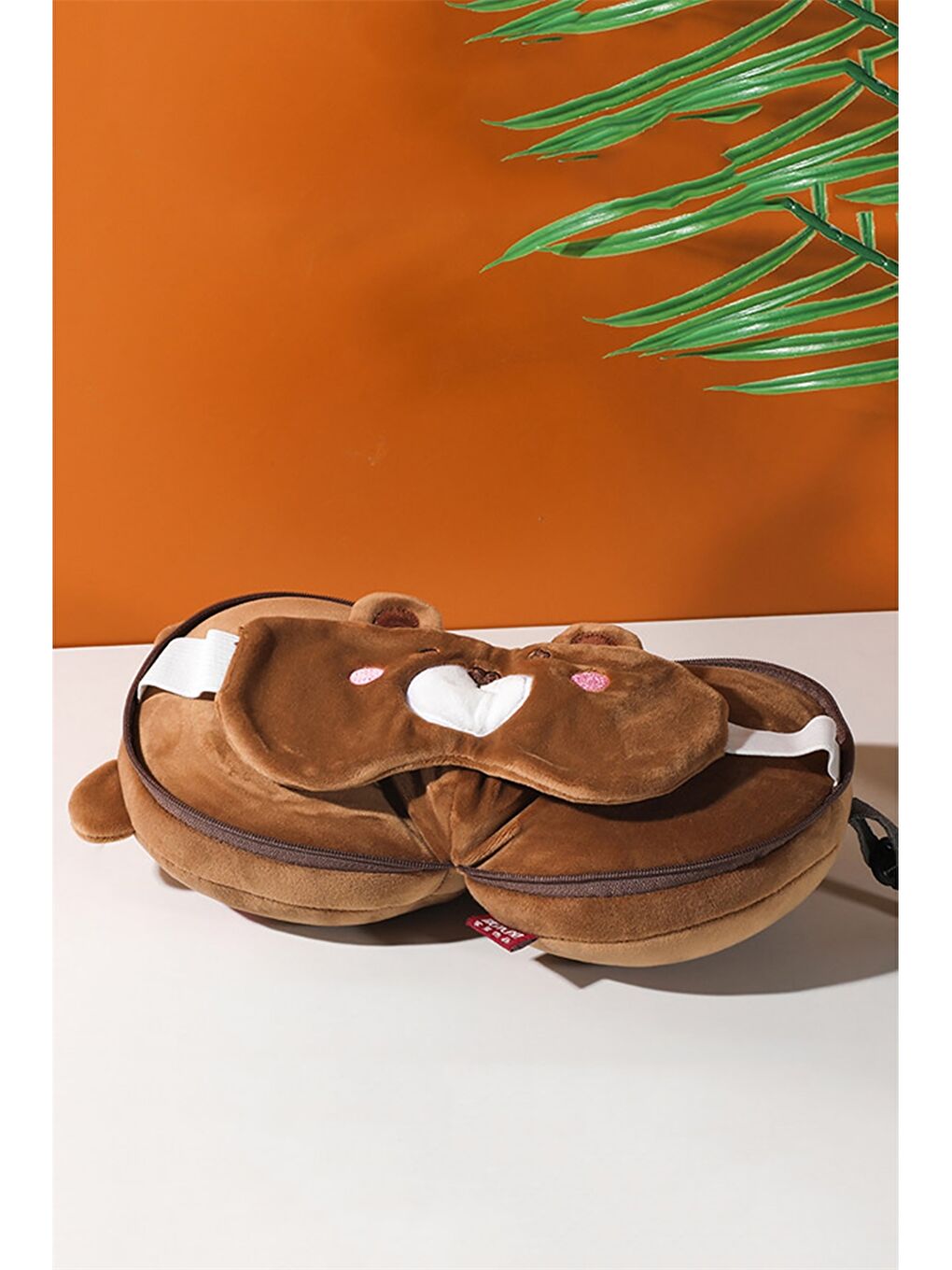 Kahverengi 3D Aplike Detaylı Boyun Yastığı ve Uyku Bandı-4