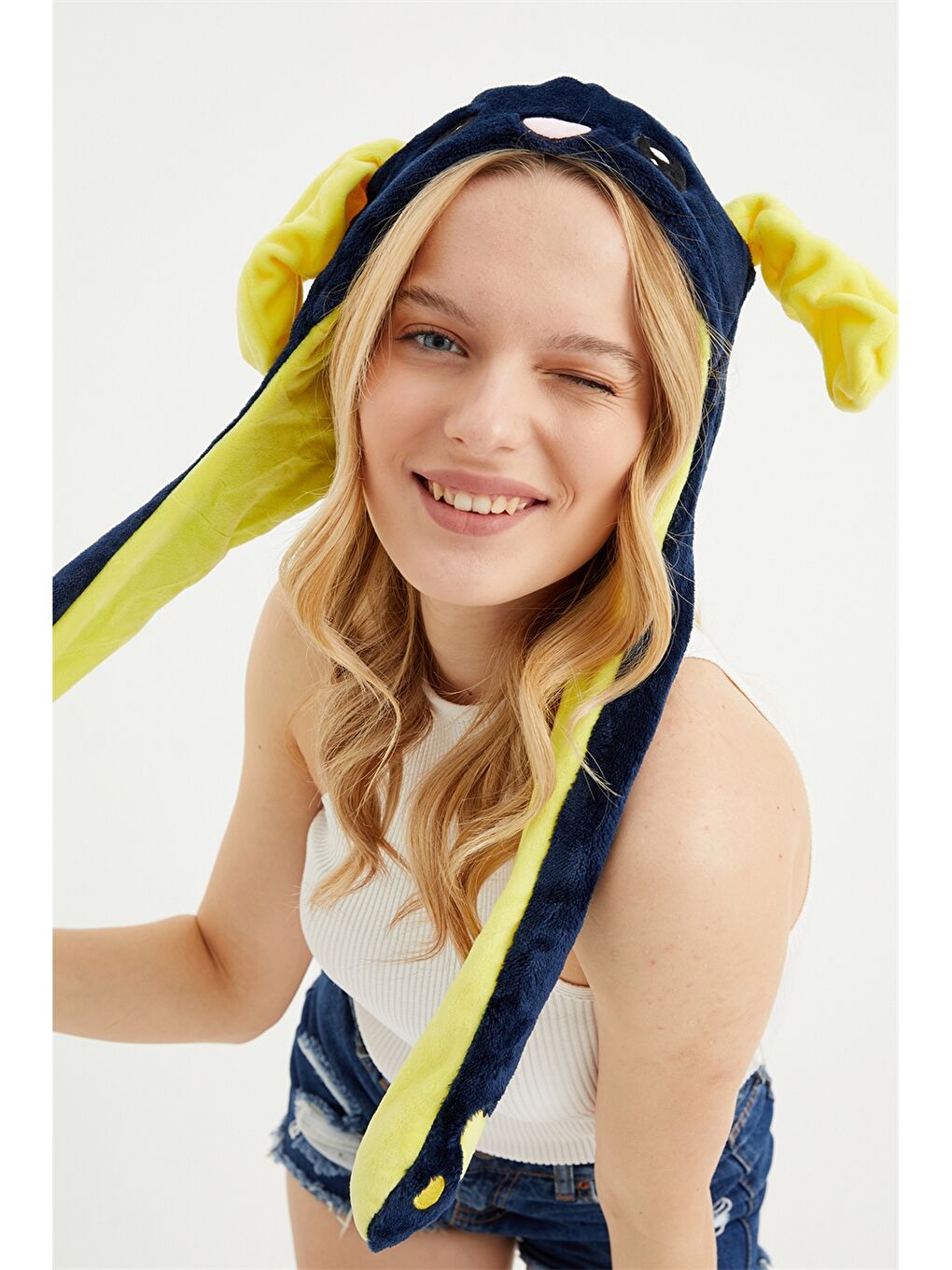 Lacivert Hareketli Kulak Aplikeli Kadın Şapka-2