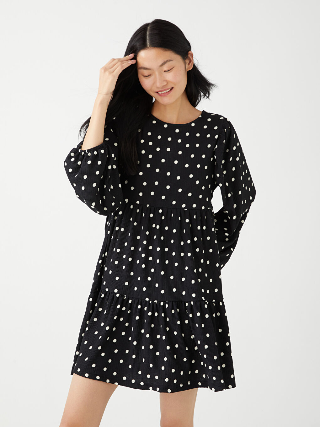 فستان نسائي كم طويل بنقشة البولكا دوت وياقة دائرية-2