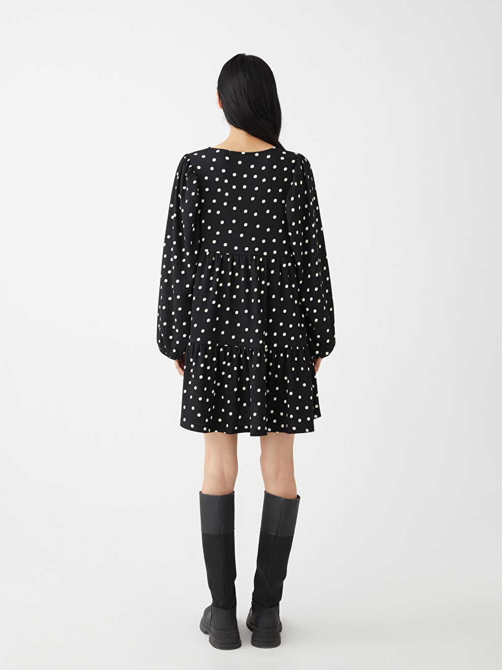 فستان نسائي كم طويل بنقشة البولكا دوت وياقة دائرية-4