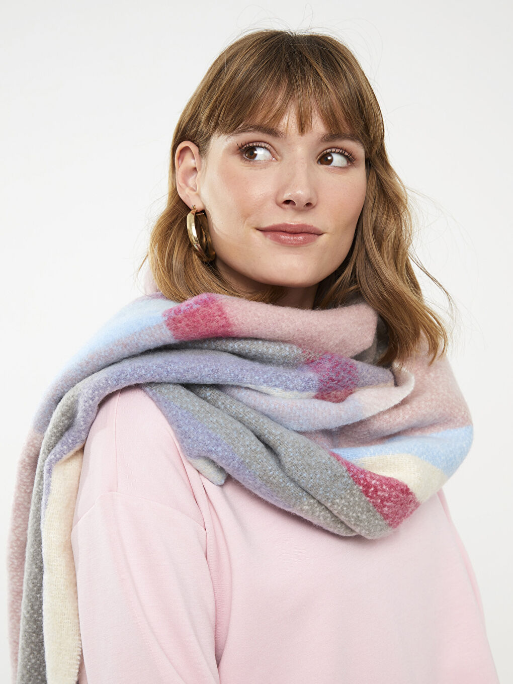 Mavi Ekose Desenli Saçaklı Kadın Atkı