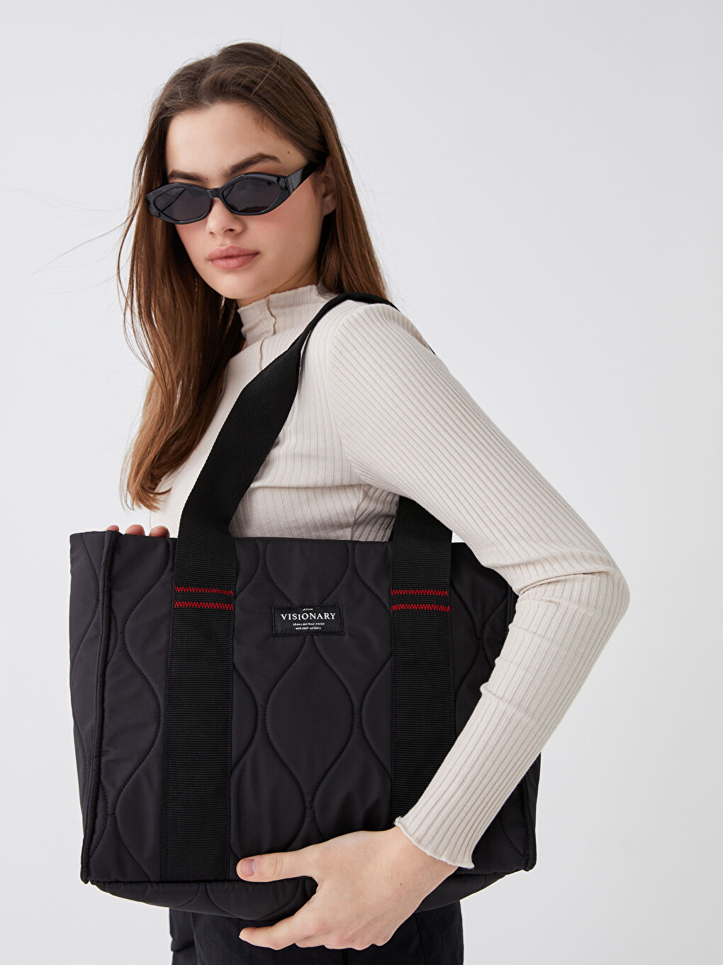 Siyah Paraşüt Kumaş Nakışlı Kadın Kol Çantası-1