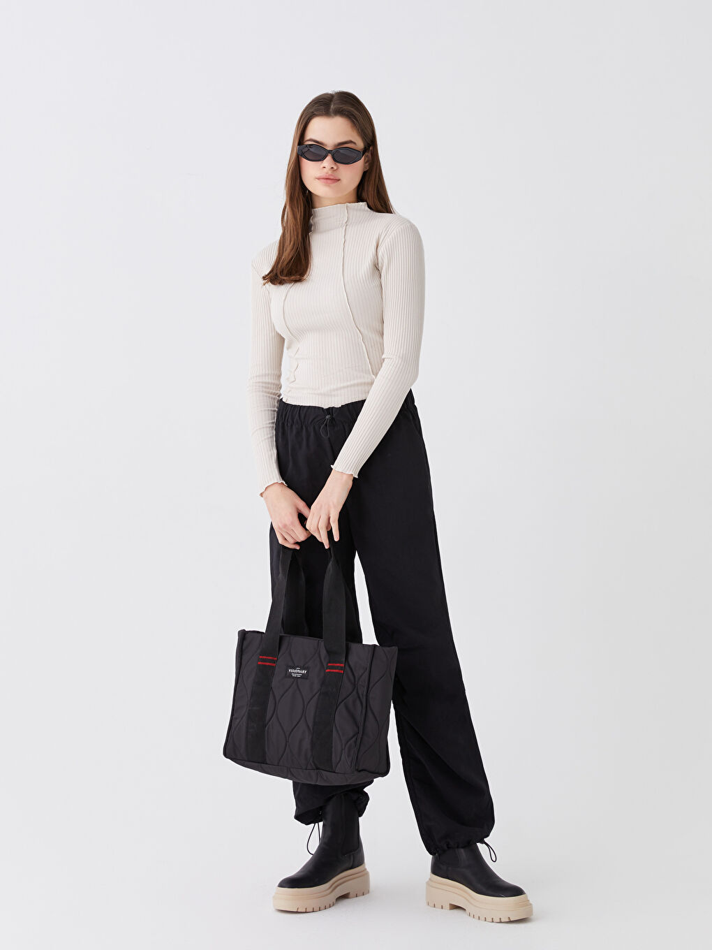 Siyah Paraşüt Kumaş Nakışlı Kadın Kol Çantası-2