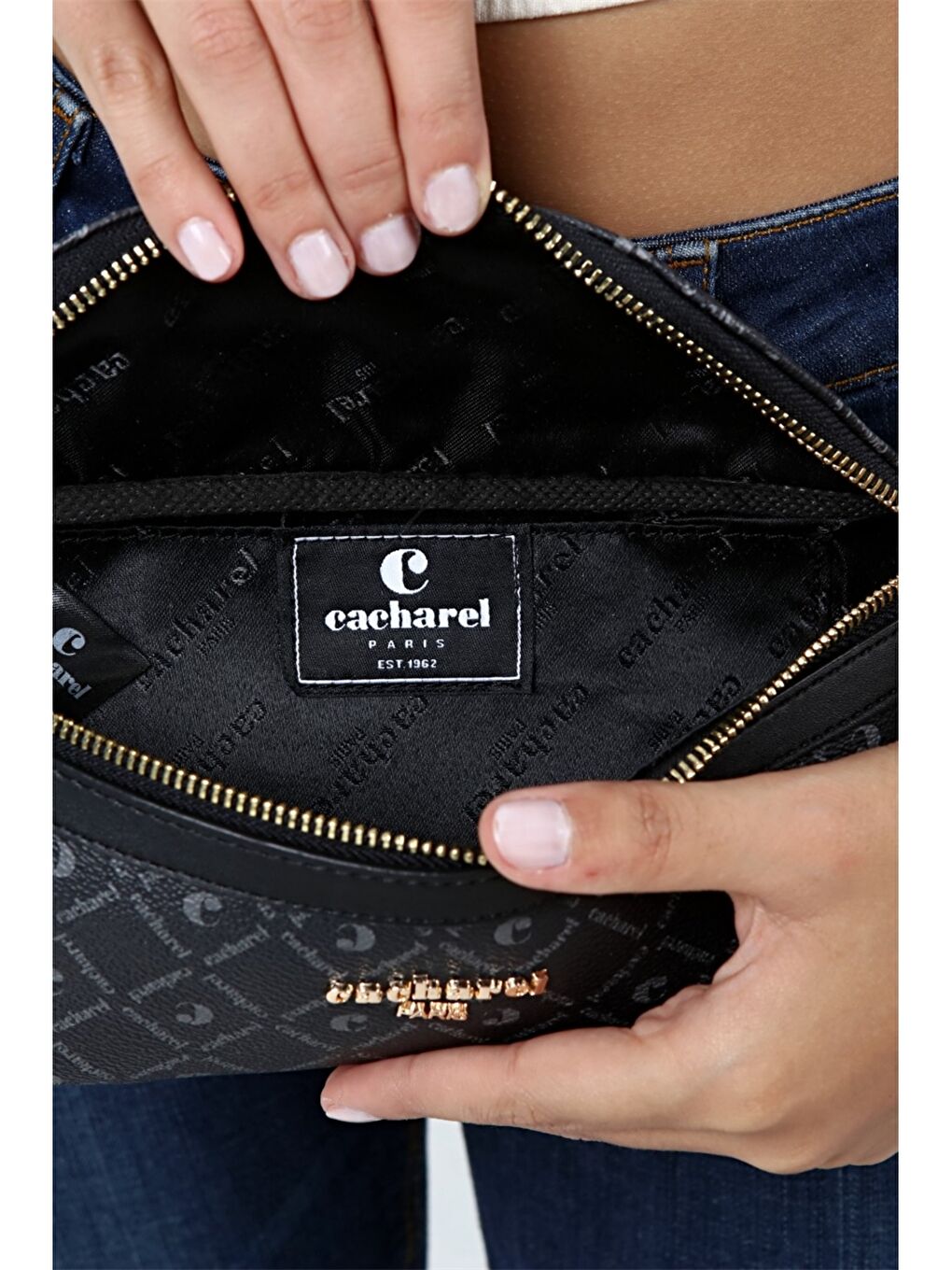 Siyah Desenli Kadın Bel Çantası-3