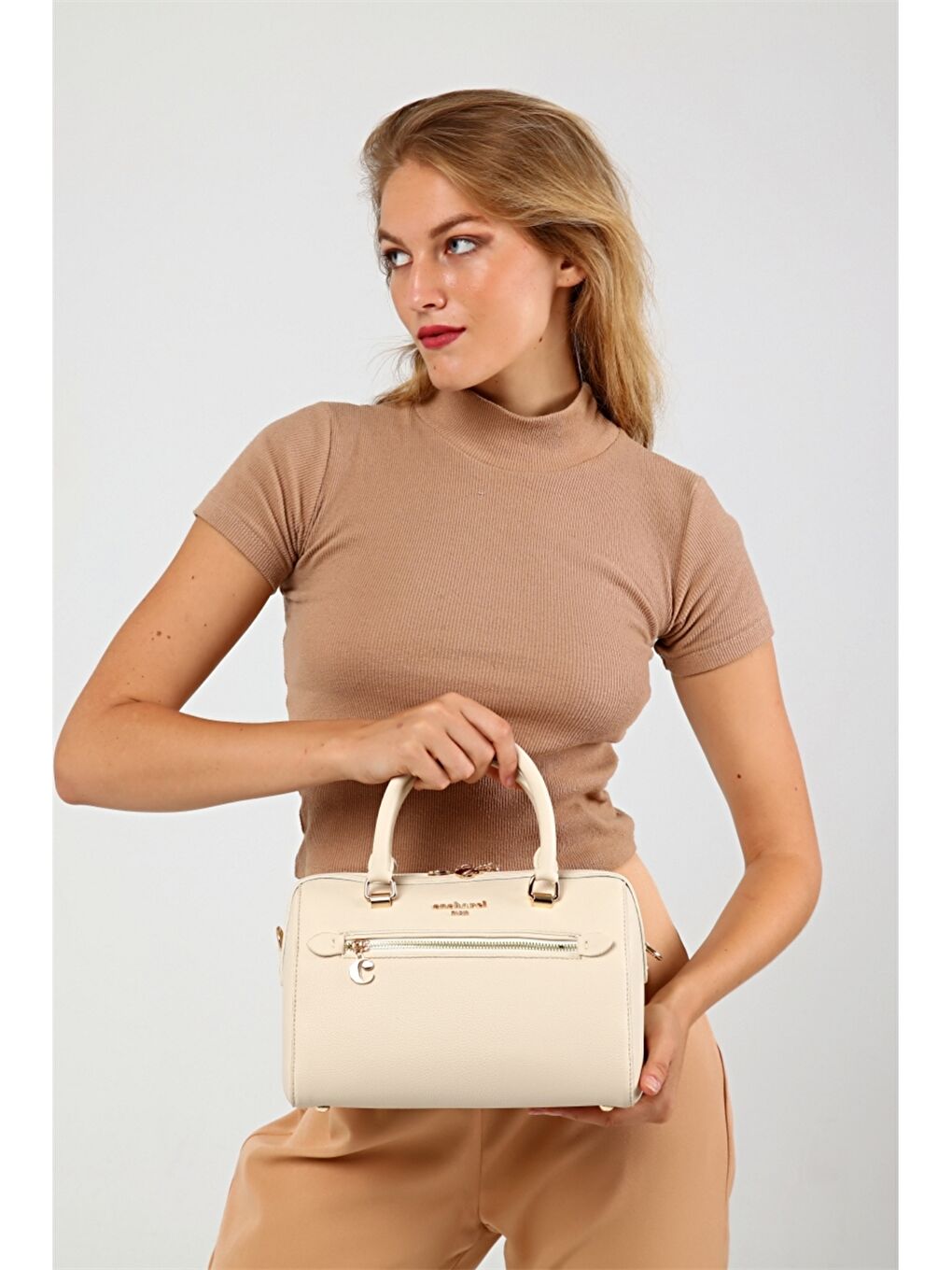 Bej Kadın Düz El Çantası