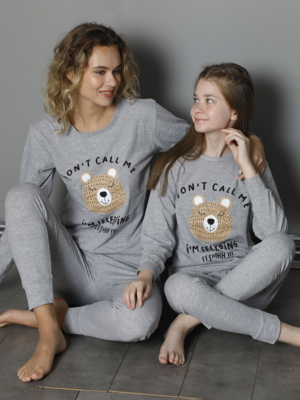SUDE Gri Bisiklet Yaka Baskılı Uzun Kollu Kadın Pijama Takımı Anne Kız Kombini