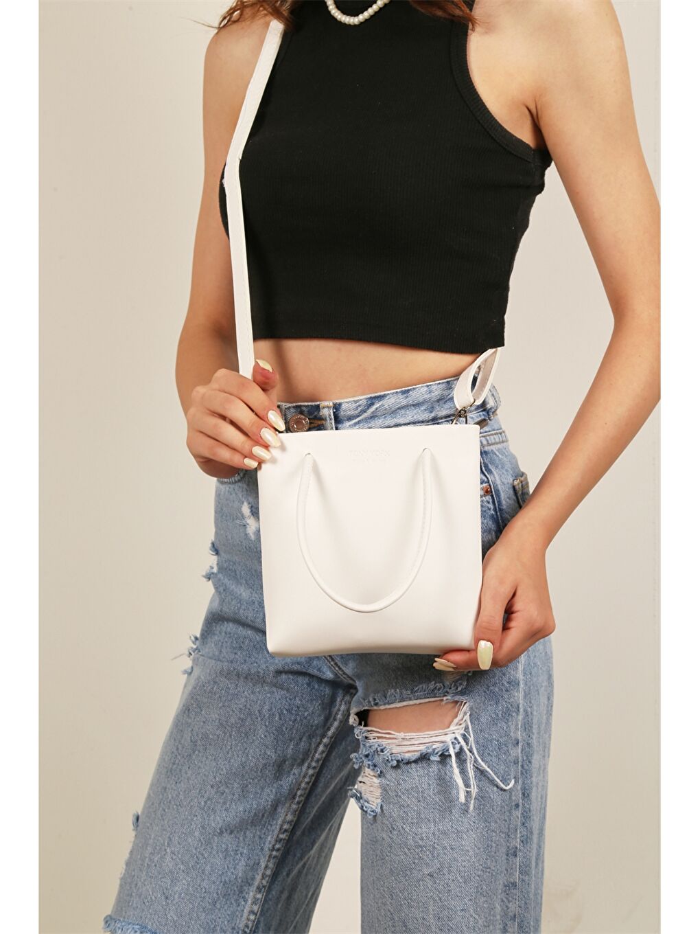 Beyaz Deri Görünümlü Kadın Çapraz Çanta