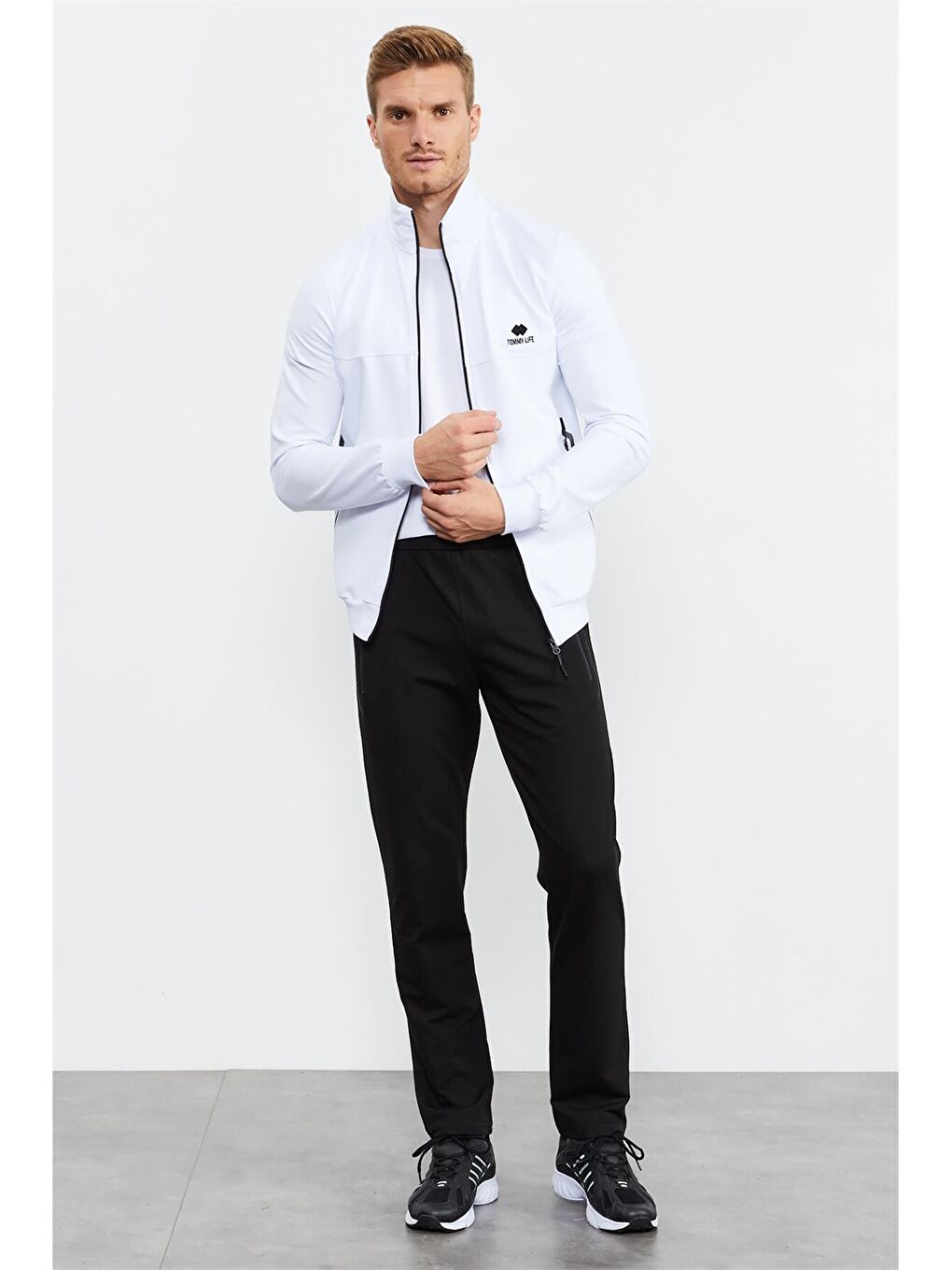 Beyaz Standart Kalıp Dik Yaka Erkek Eşofman Takımı-3