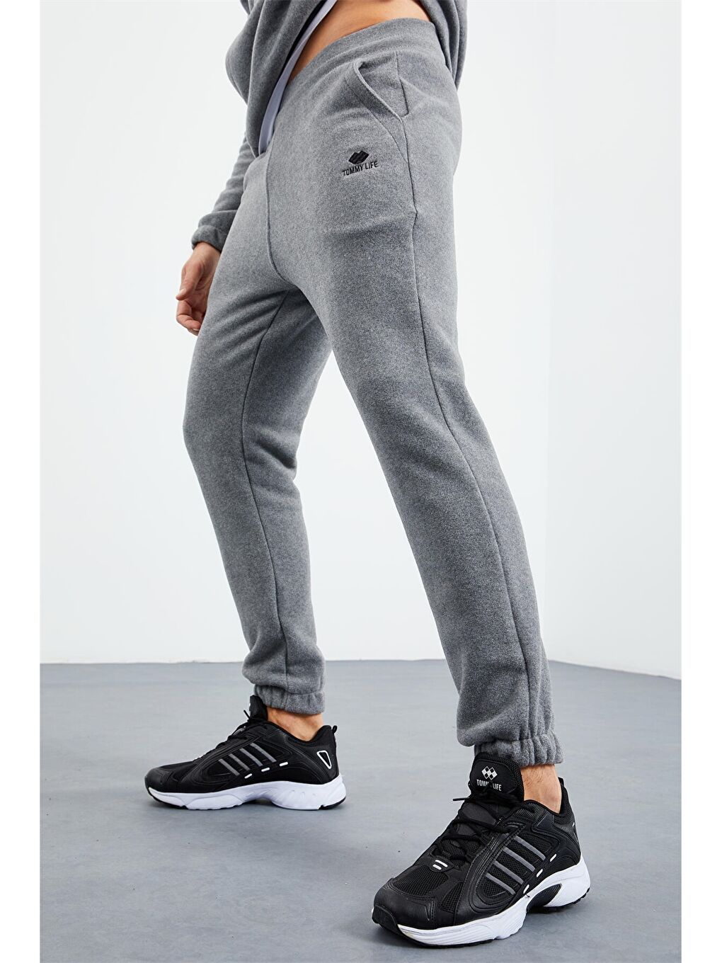 Gri Standart Kalıp Dik Yaka Erkek Eşofman Takımı-4