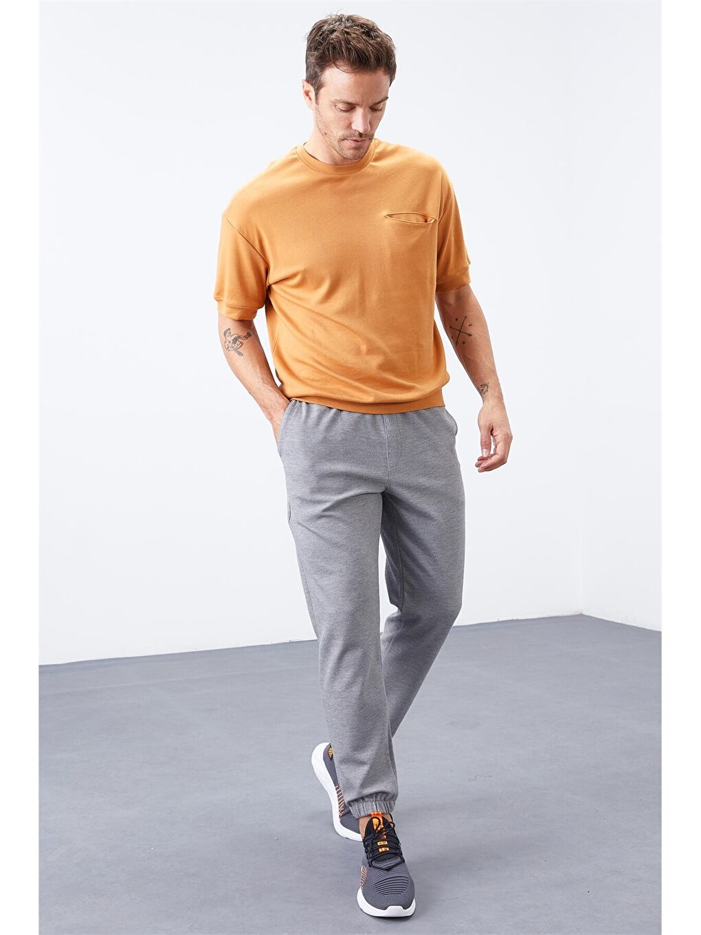 Gri Rahat Kalıp Erkek Jogger Eşofman Altı-4