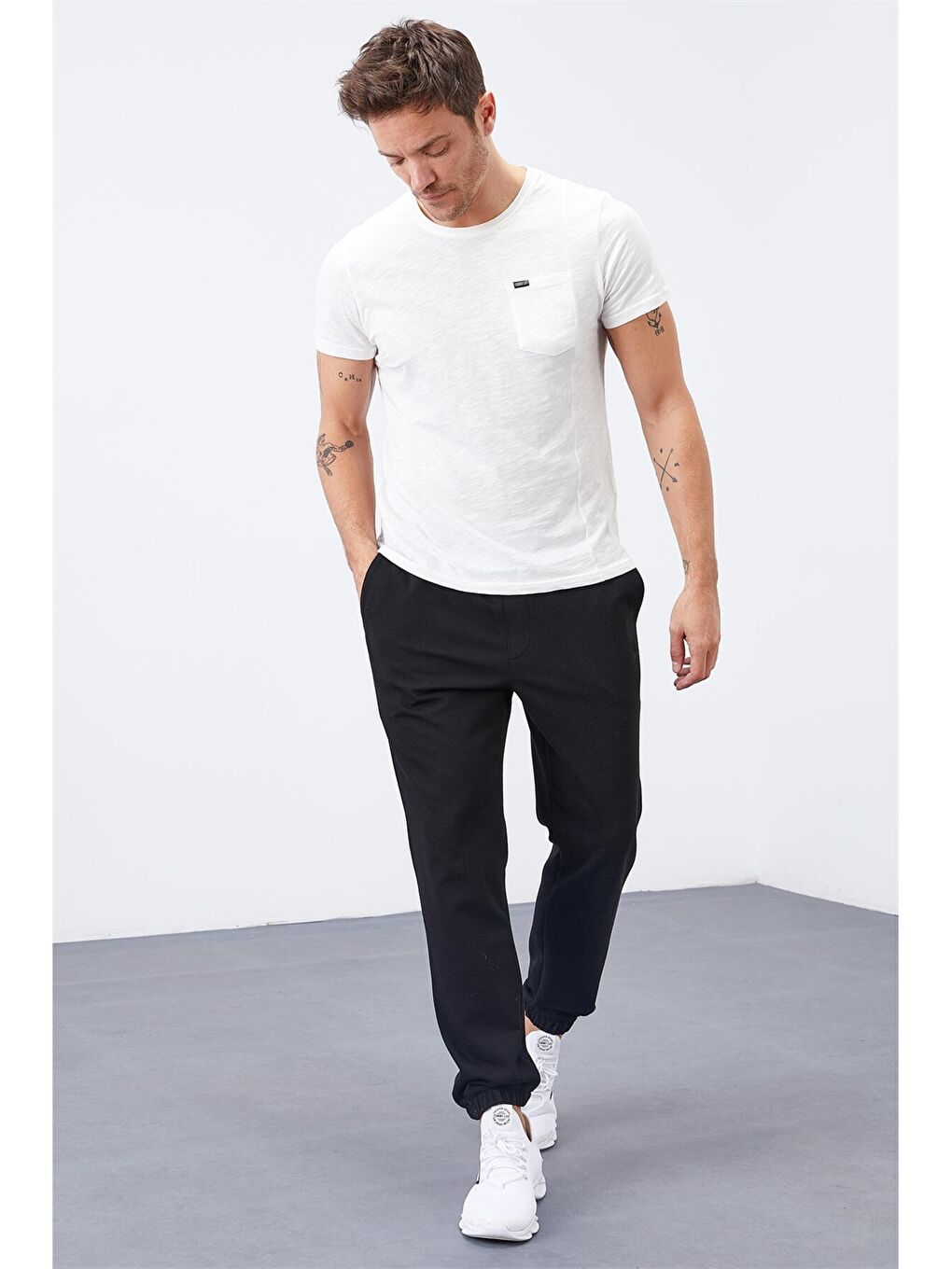 Siyah Rahat Kalıp Erkek Jogger Eşofman Altı