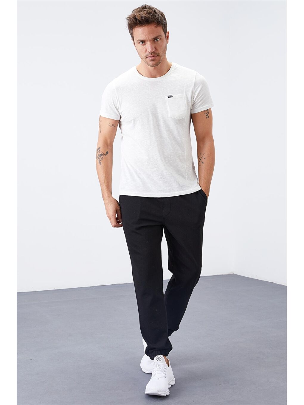 Siyah Rahat Kalıp Erkek Jogger Eşofman Altı-2