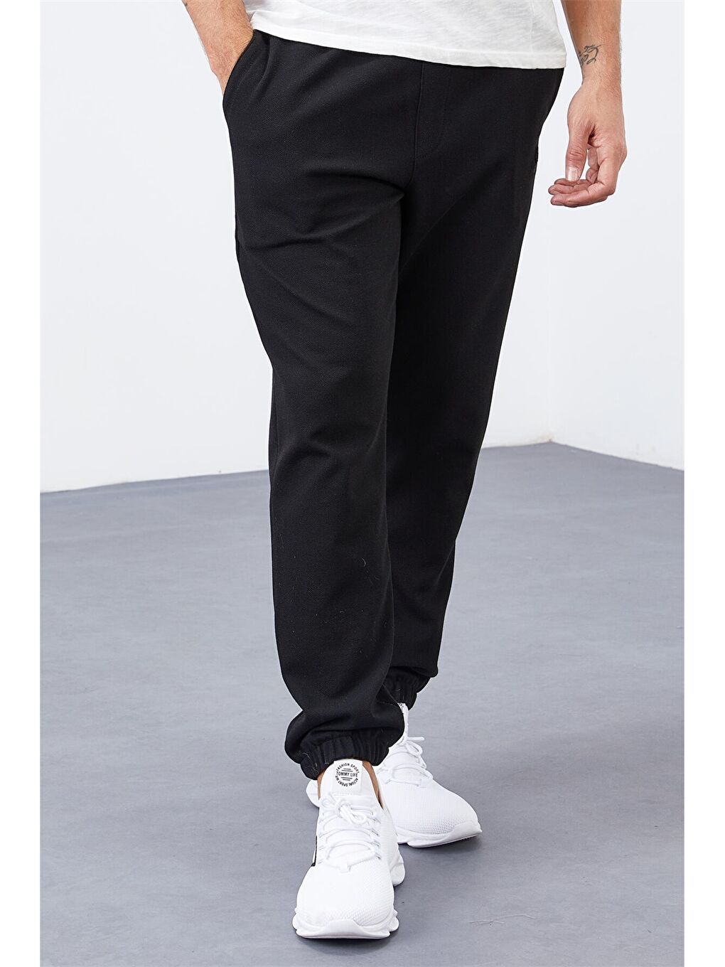 Siyah Rahat Kalıp Erkek Jogger Eşofman Altı-3