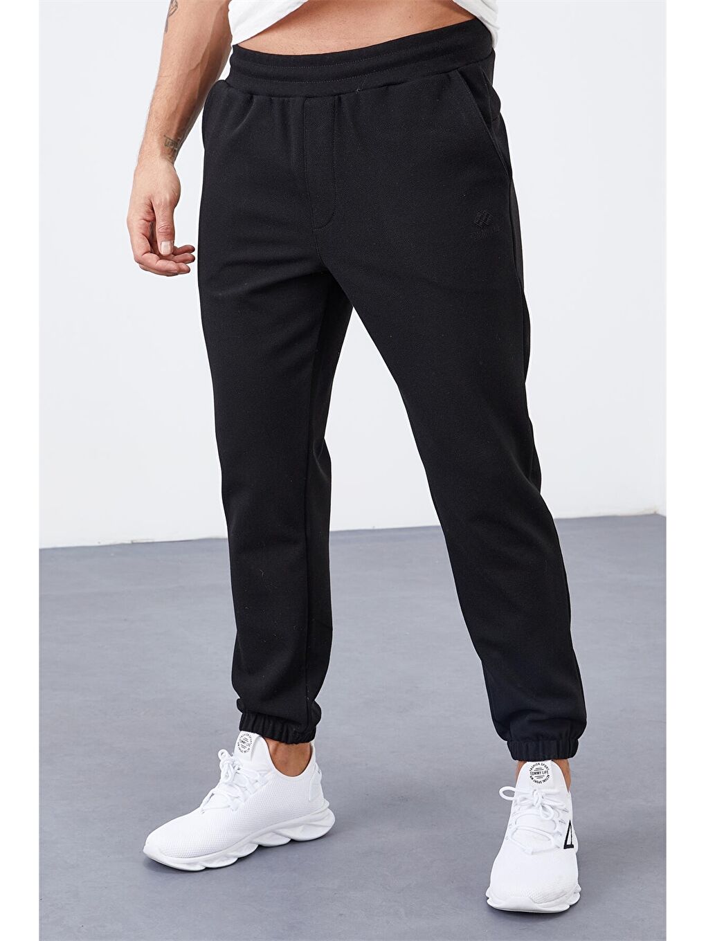 Siyah Rahat Kalıp Erkek Jogger Eşofman Altı-5
