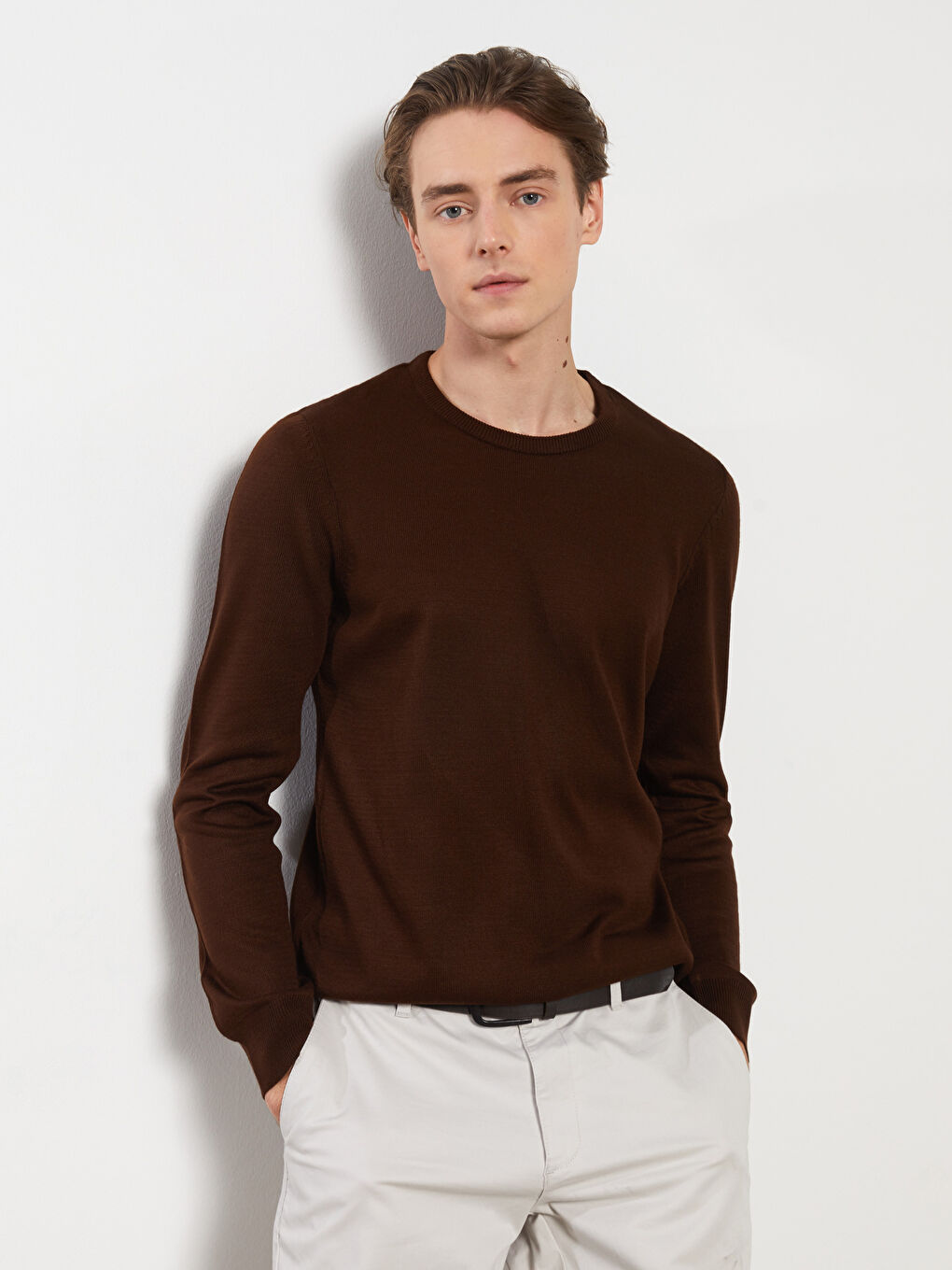 بلوفر تريكو كم طويل بياقة دائرية للرجال-1