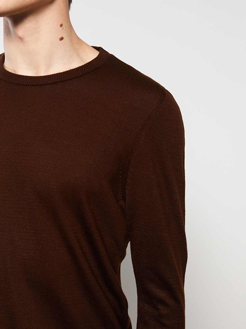 بلوفر تريكو كم طويل بياقة دائرية للرجال-3